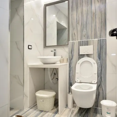 Tirana Accommodation *